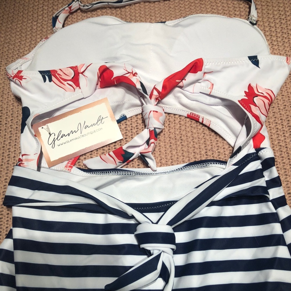 CLEARANCE // bathing suit cutout one-piece - Picture 5 of 8